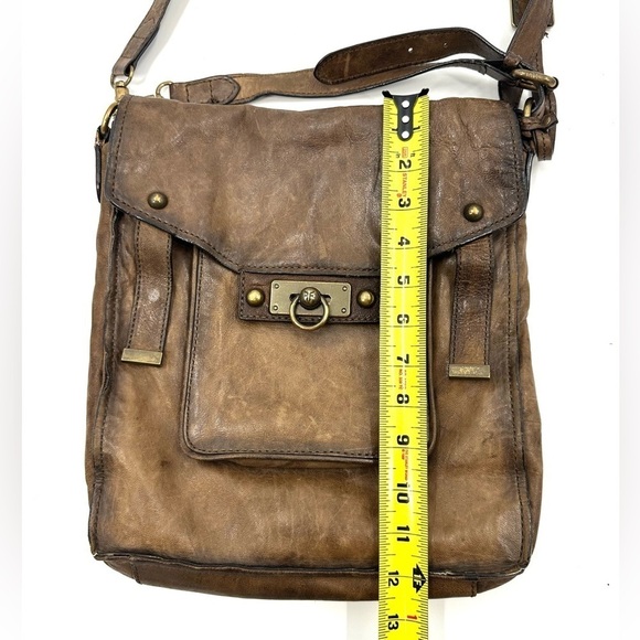 Frye Cameron Magazine Crossbody Bag Brown Leather Purse Distressed Satchel DB875 - Picture 16 of 16